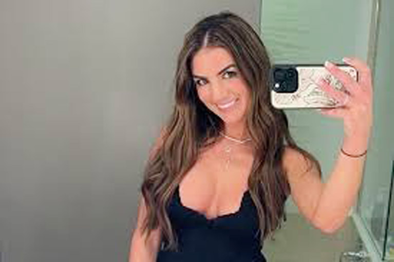 How old is Carlie Jo Howell?