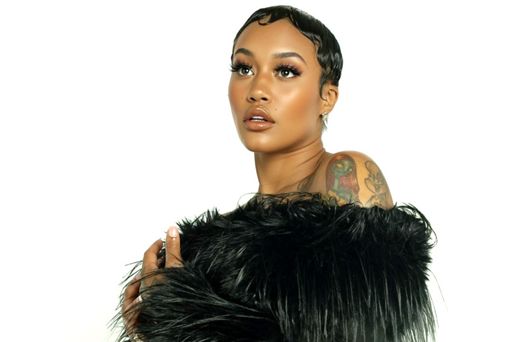 How old is Joseline Hernandez?