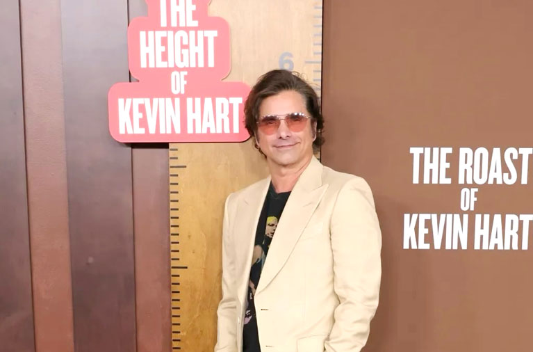 How tall is John Stamos?