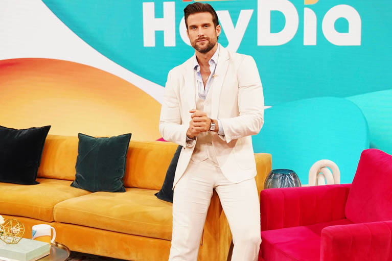 Clovis Nienow Mexican TV host age height and biography photo