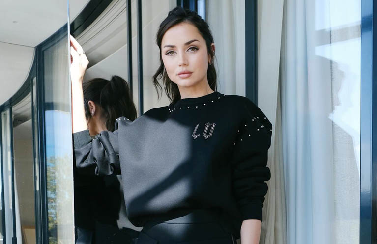 How old is Ana de Armas?