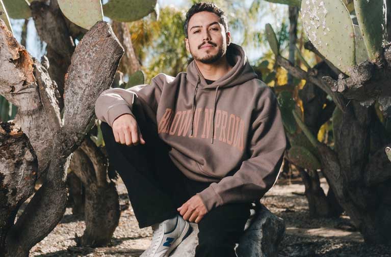 How tall is Julio Macias?